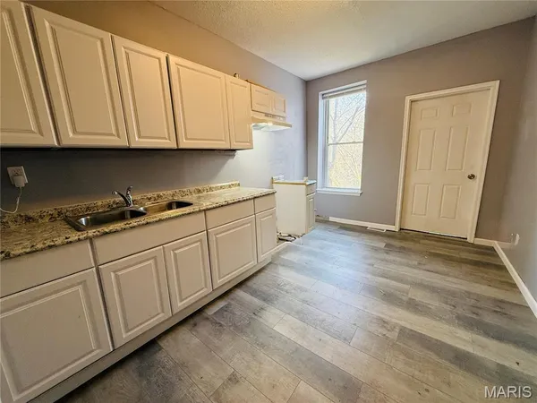 $1,295 | 5345 Wells Avenue, Unit 2, St. Louis, MO 63112