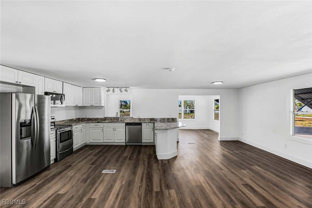 13651 Grackle Road Fort Myers, FL 33908 - Photo 17 of 43