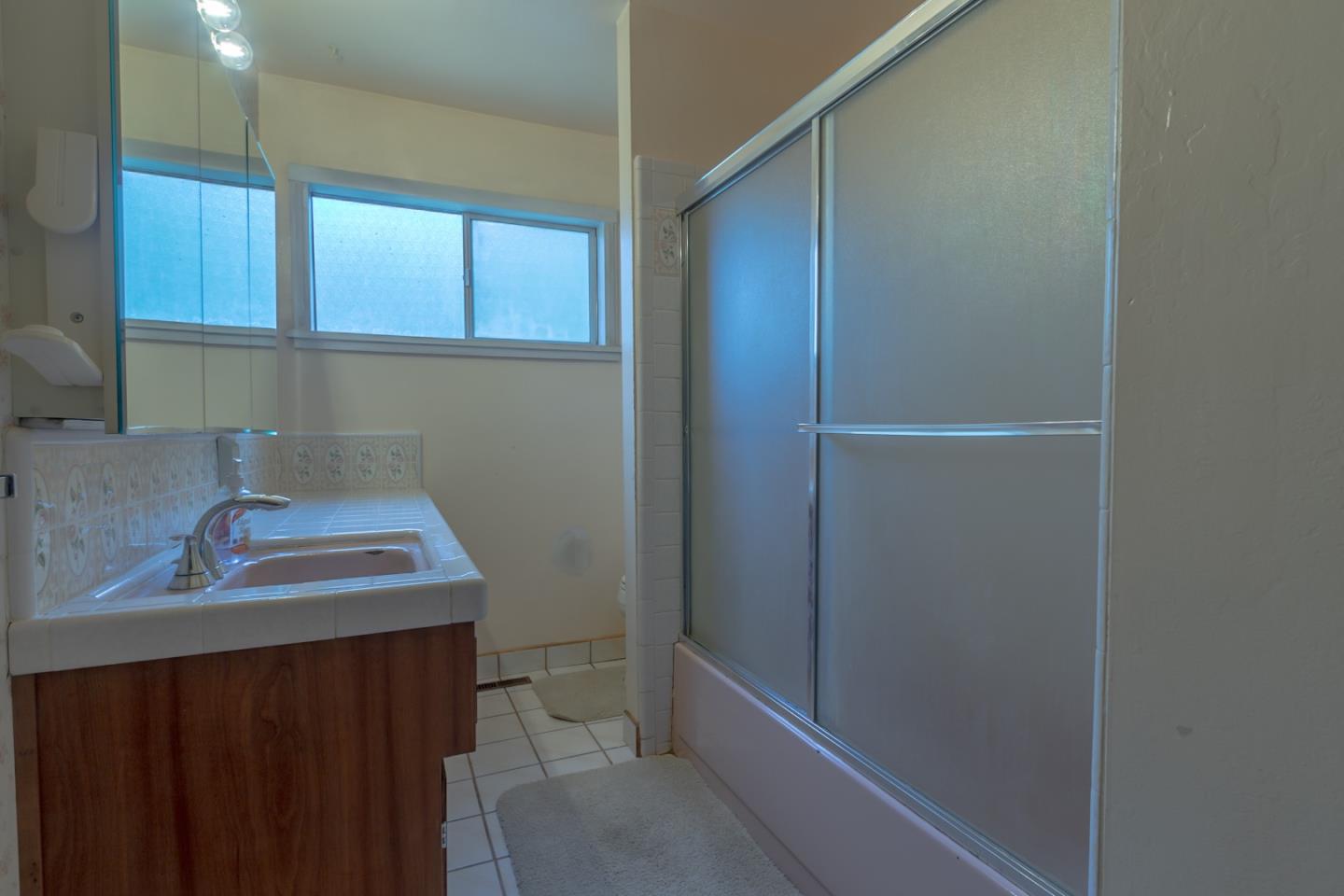 108 Echo Valley Road Salinas, CA 93907 - Photo 6 of 18 Gallery Image 6