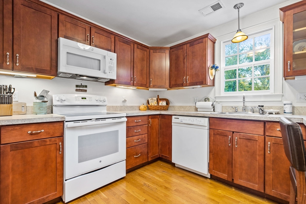 66 Mann Road Scituate, MA 02066 - Photo 5 of 23