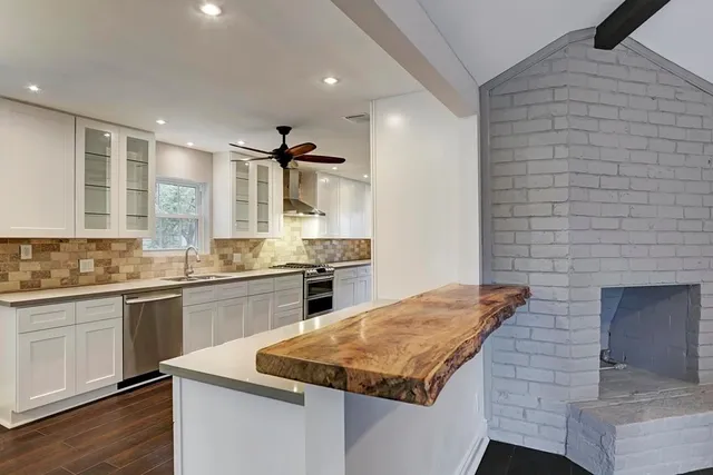 $3,700 | 11219 Ash Creek Drive, Houston, TX 77043