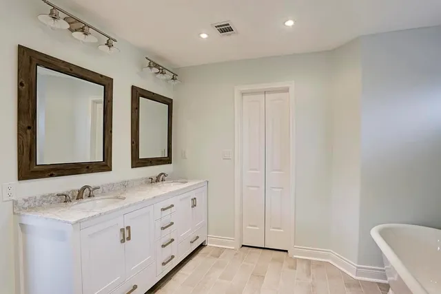 $3,700 | 11219 Ash Creek Drive, Houston, TX 77043