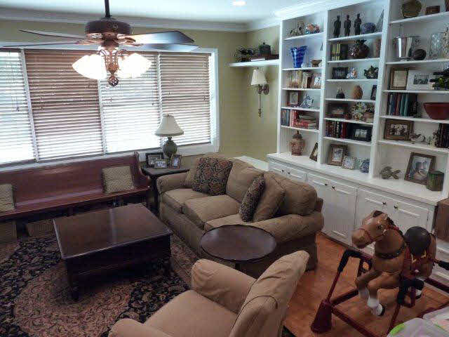 512 Magnolia Avenue Daphne, AL 36526 - Photo 13 of 18 LIVING ROOM