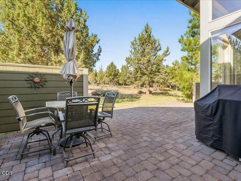 1395 Highland View Loop Redmond, OR 97756 - Photo 37 of 68