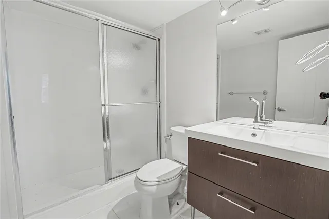 $2,400 | 1009 North Ocean Boulevard, Unit 110, Pompano Beach, FL 33062