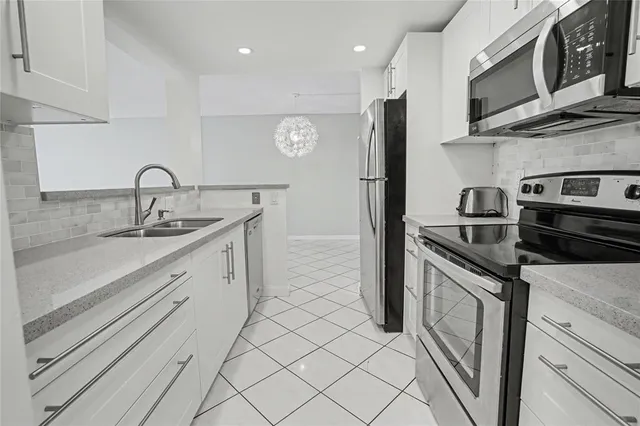 $2,400 | 1009 North Ocean Boulevard, Unit 110, Pompano Beach, FL 33062