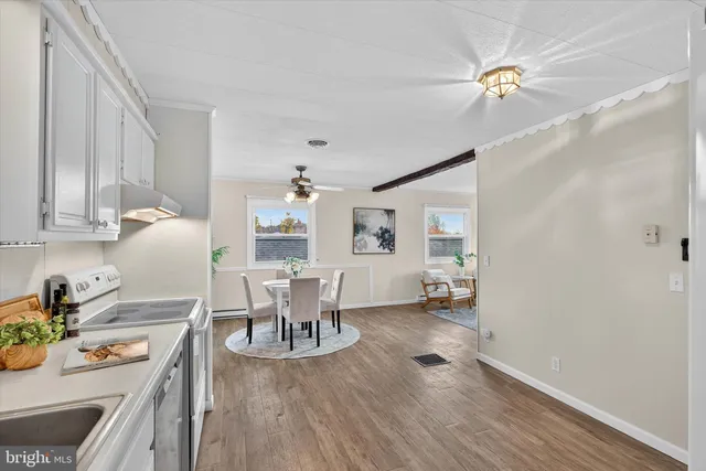 a view of a room with washer and dryer