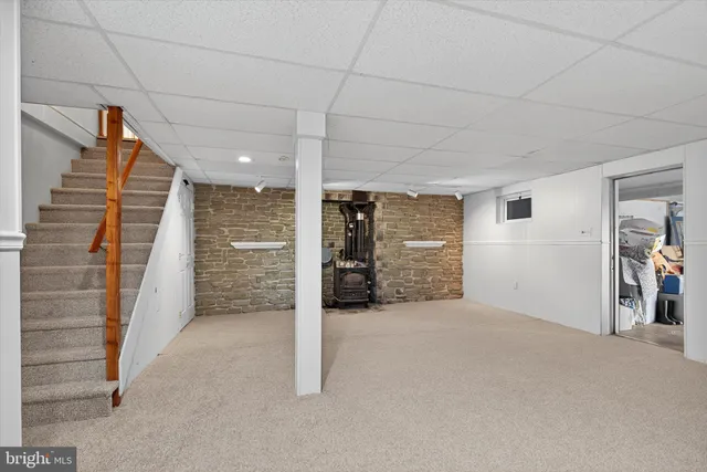 a view of a yard in front of the house