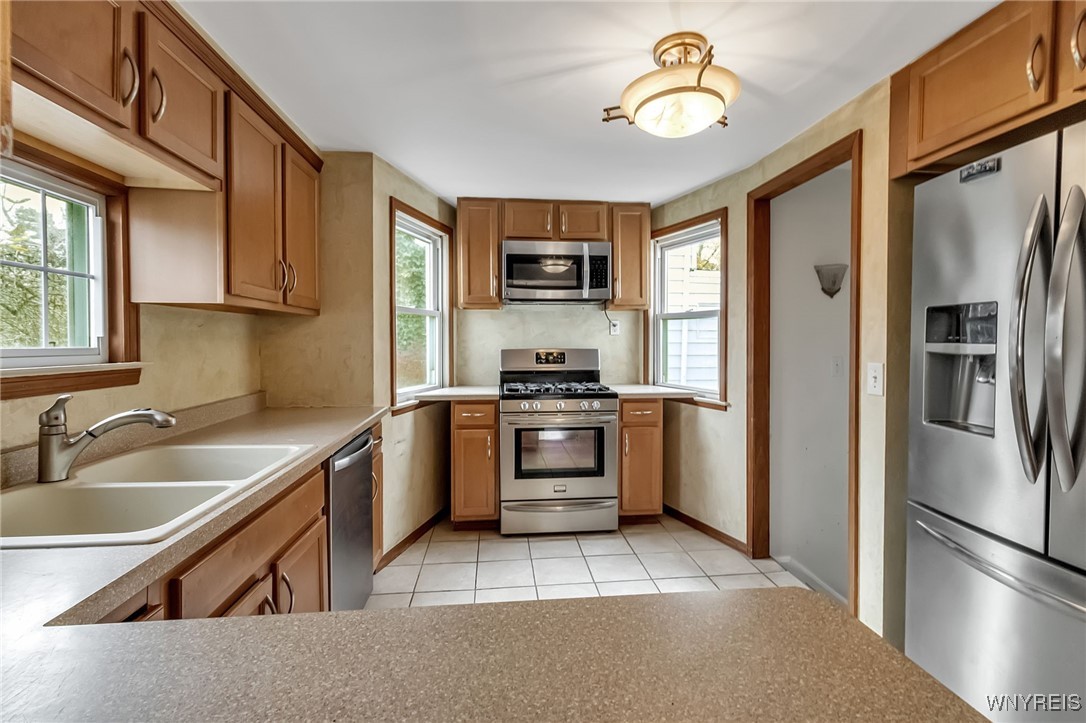 134 Reist Street Amherst, NY 14221 - Photo 3 of 18