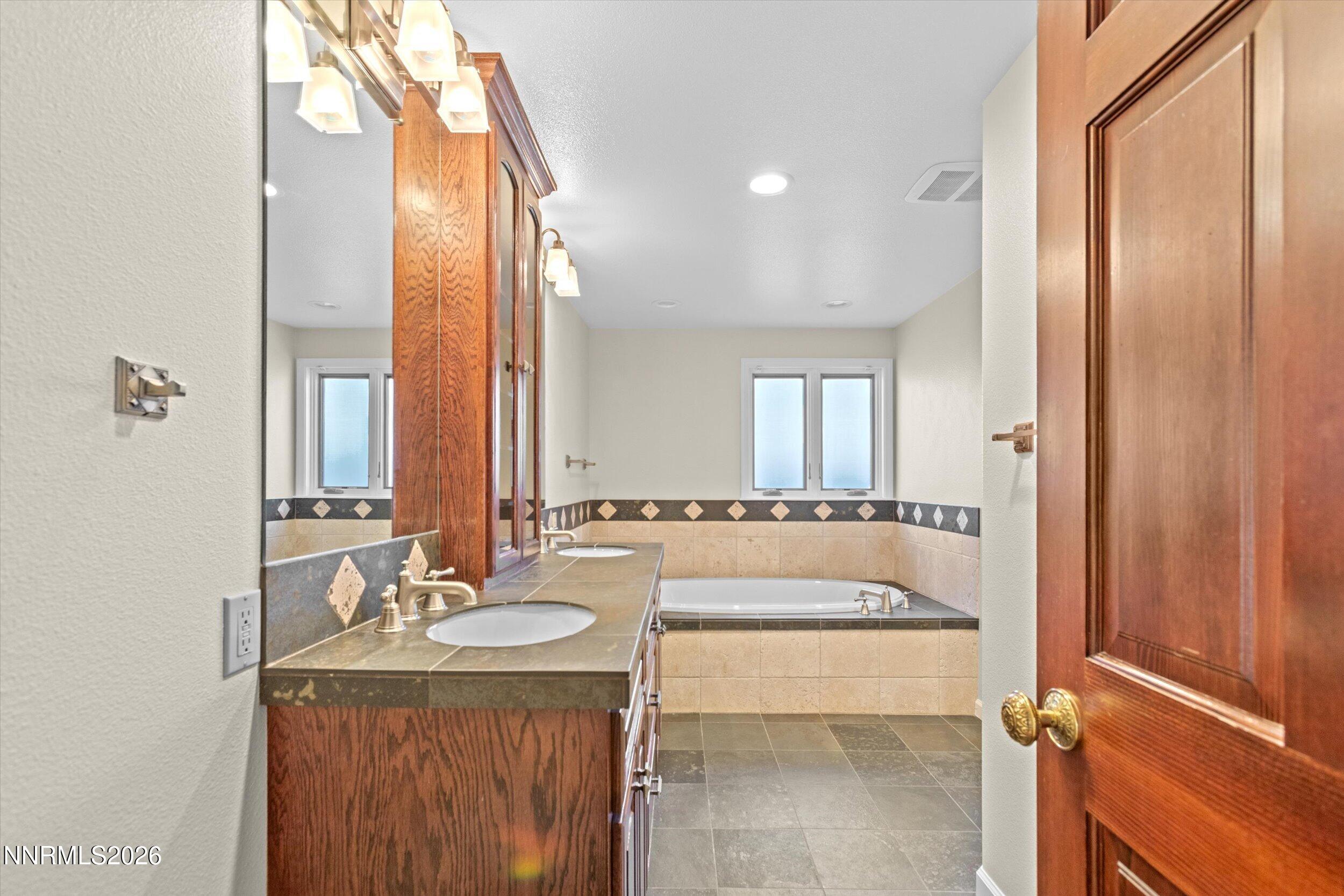 255 Circle Drive Reno, NV 89509 - Photo 16 of 28 12-0Y7A3012