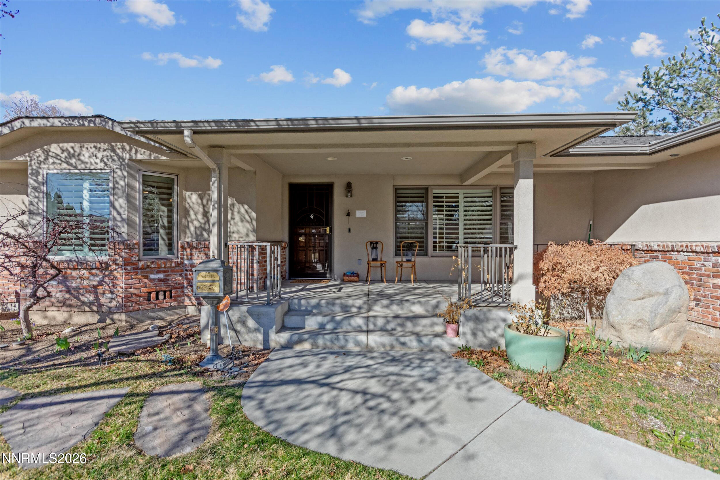 255 Circle Drive Reno, NV 89509 - Photo 2 of 28 01-0Y7A3069