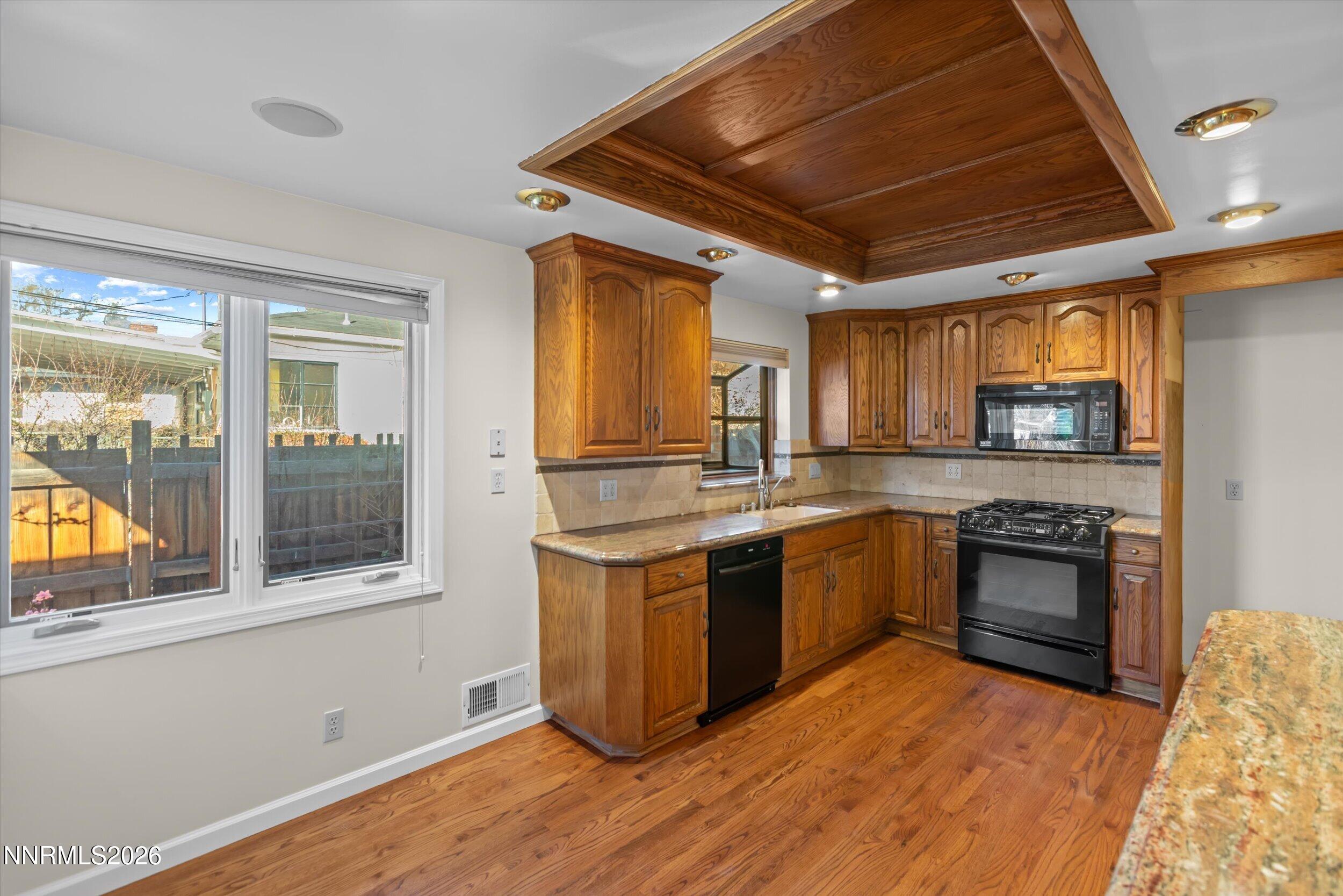 255 Circle Drive Reno, NV 89509 - Photo 3 of 28 22-0Y7A3042
