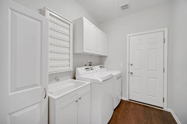 $669,900 | N745 Bartelt Road, Geneva, IL 60134