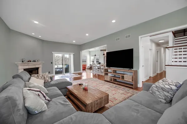 $669,900 | N745 Bartelt Road, Geneva, IL 60134