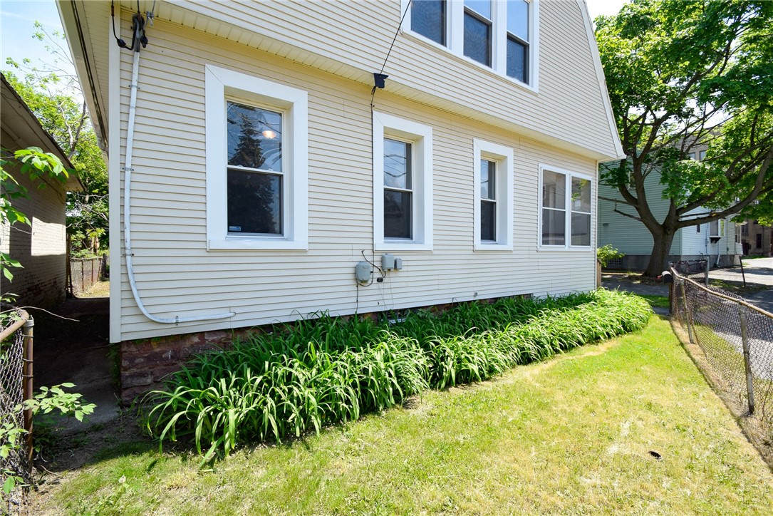 1 Eldorado Place Rochester, NY 14613 - Photo 3 of 47