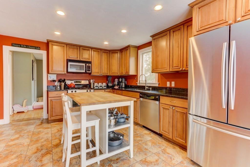 172 Spring Street Walpole, MA 02081 - Photo 9 of 38 Gallery Image 9