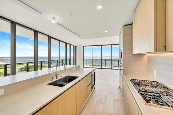 $3,395,000 | 900 North Ocean Boulevard, Unit 606, Pompano Beach, FL 33062