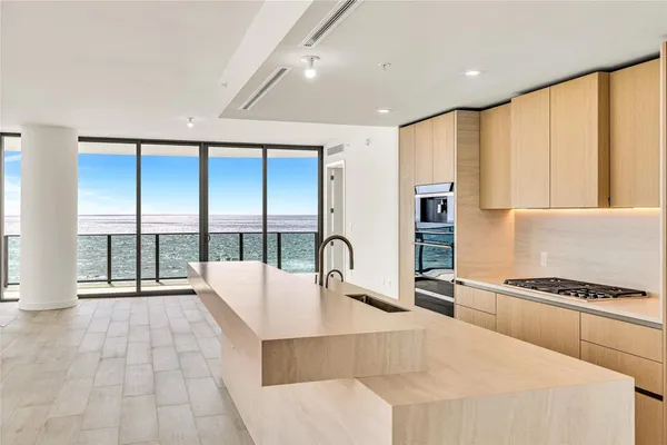 $3,395,000 | 900 North Ocean Boulevard, Unit 606, Pompano Beach, FL 33062