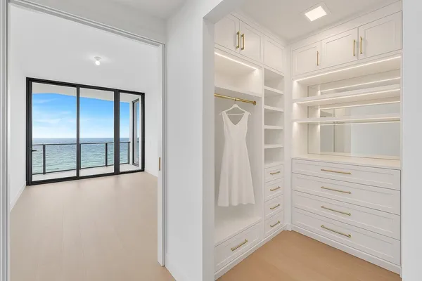 $3,395,000 | 900 North Ocean Boulevard, Unit 606, Pompano Beach, FL 33062