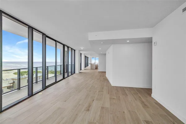 $3,395,000 | 900 North Ocean Boulevard, Unit 606, Pompano Beach, FL 33062