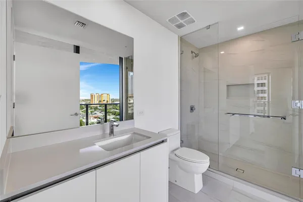 $3,395,000 | 900 North Ocean Boulevard, Unit 606, Pompano Beach, FL 33062