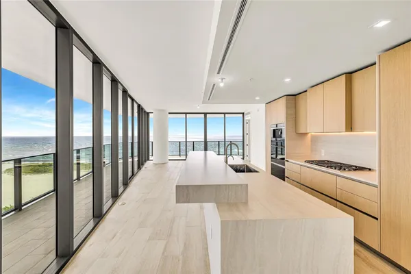 $3,395,000 | 900 North Ocean Boulevard, Unit 606, Pompano Beach, FL 33062
