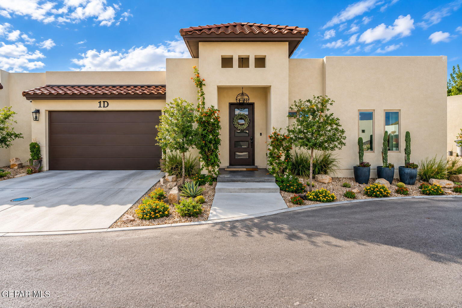 871 Country Club Road, Unit 1D El Paso, TX 79932 - Photo 1 of 30 FRONT