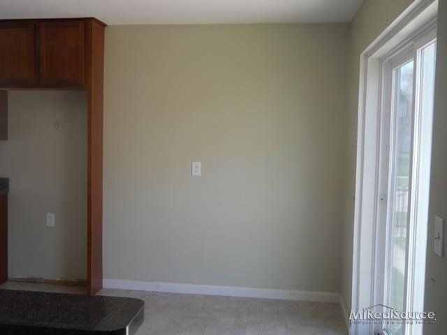 32709 Ridgefield Avenue Warren, MI 48088 - Photo 12 of 22 31147503-11.JPG