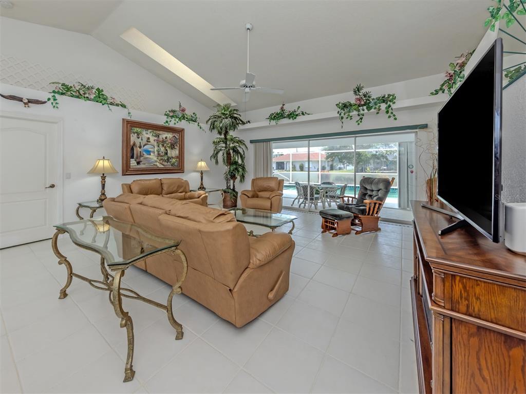 25244 Rampart Boulevard Punta Gorda, FL 33983 - Photo 6 of 54