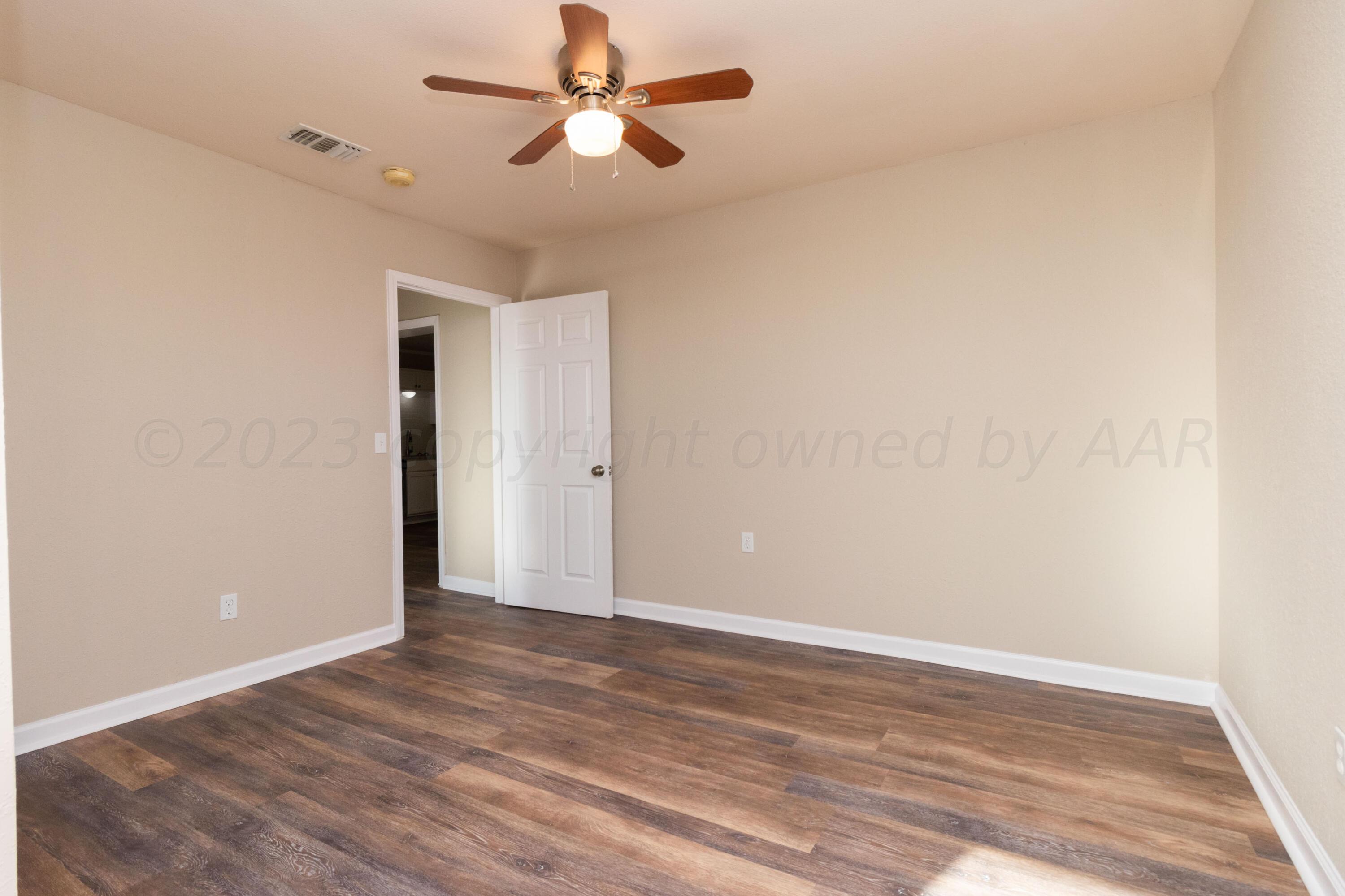 1612 Heather Street Amarillo, TX 79107 - Photo 12 of 31 owners bedroom