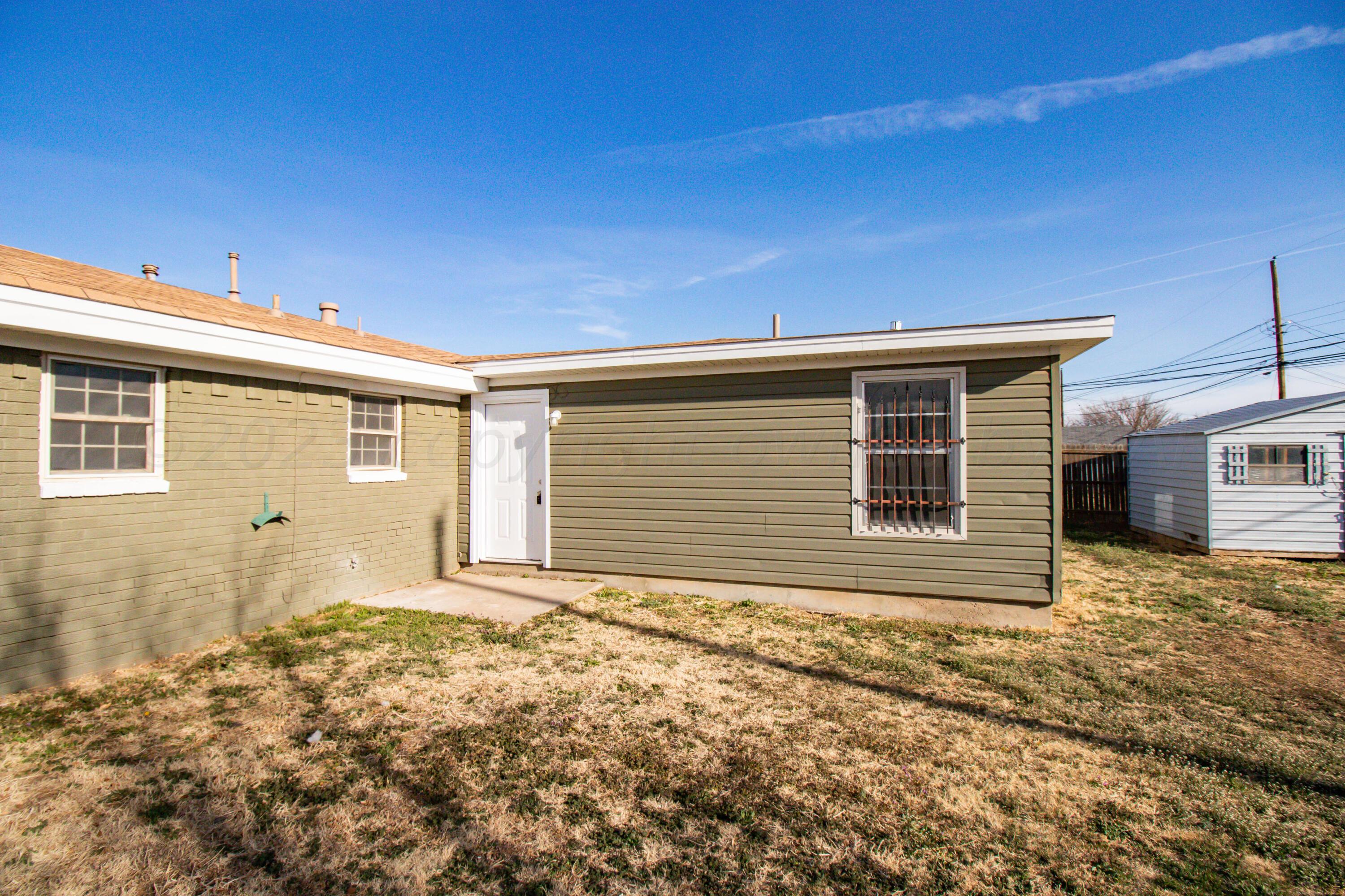 1612 Heather Street Amarillo, TX 79107 - Photo 24 of 31 back of home
