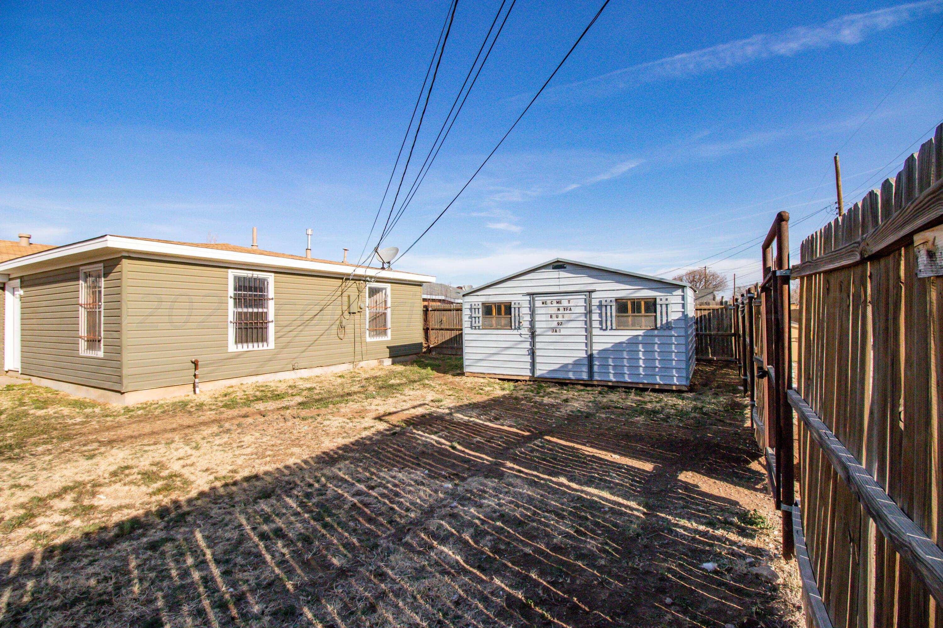 1612 Heather Street Amarillo, TX 79107 - Photo 27 of 31 backyard