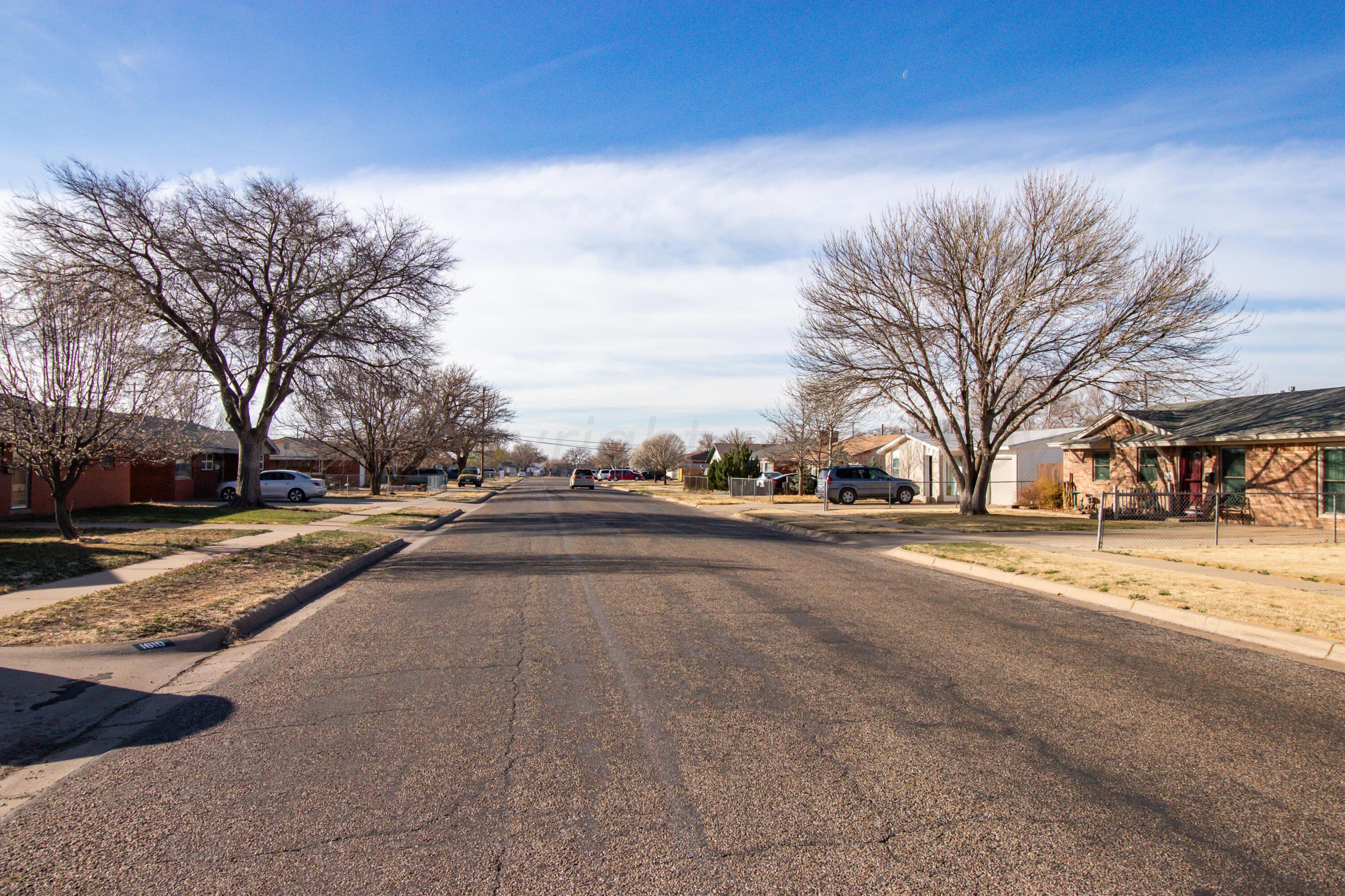 1612 Heather Street Amarillo, TX 79107 - Photo 28 of 31 030street scene