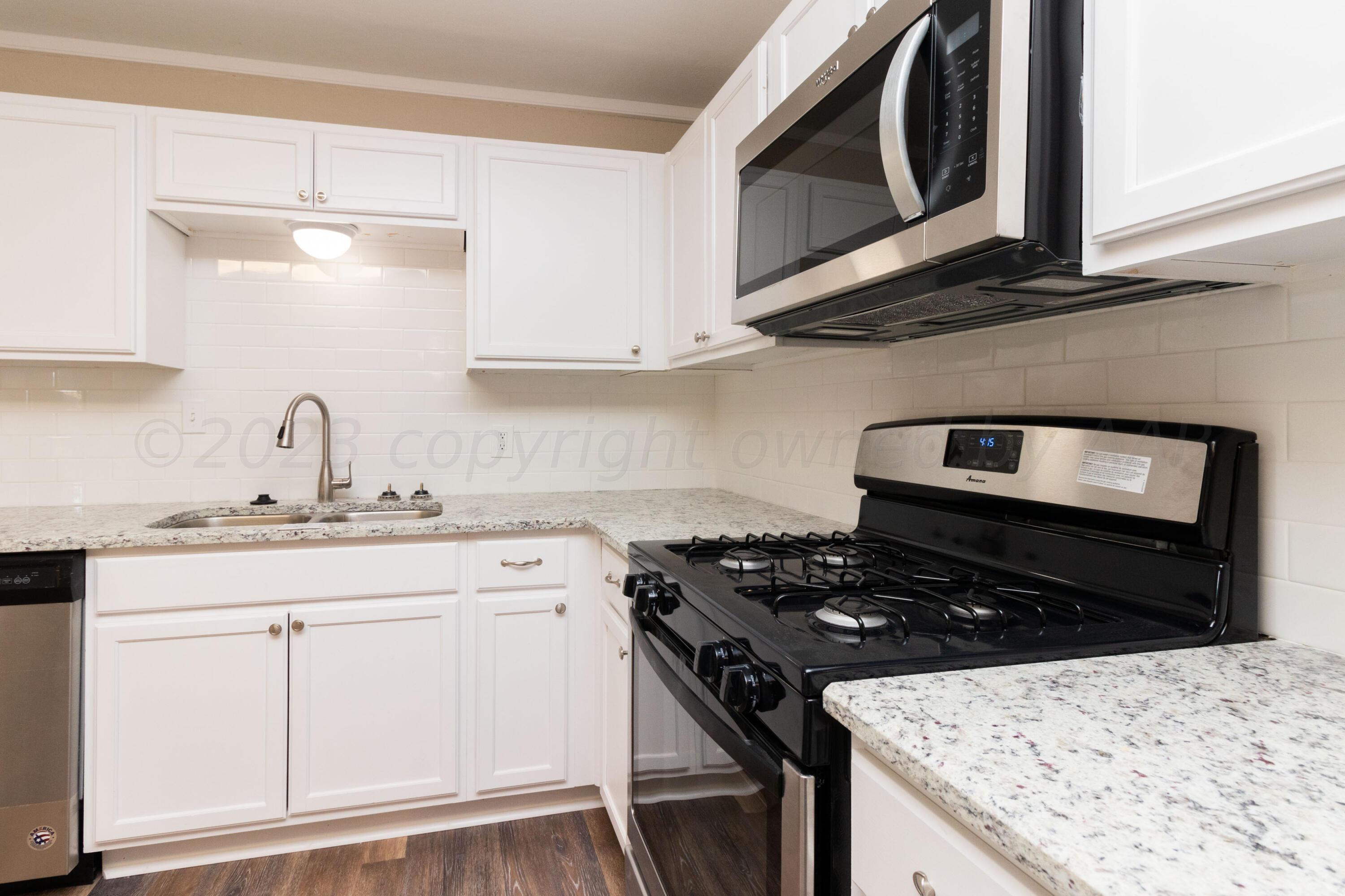 1612 Heather Street Amarillo, TX 79107 - Photo 6 of 31 kitchen