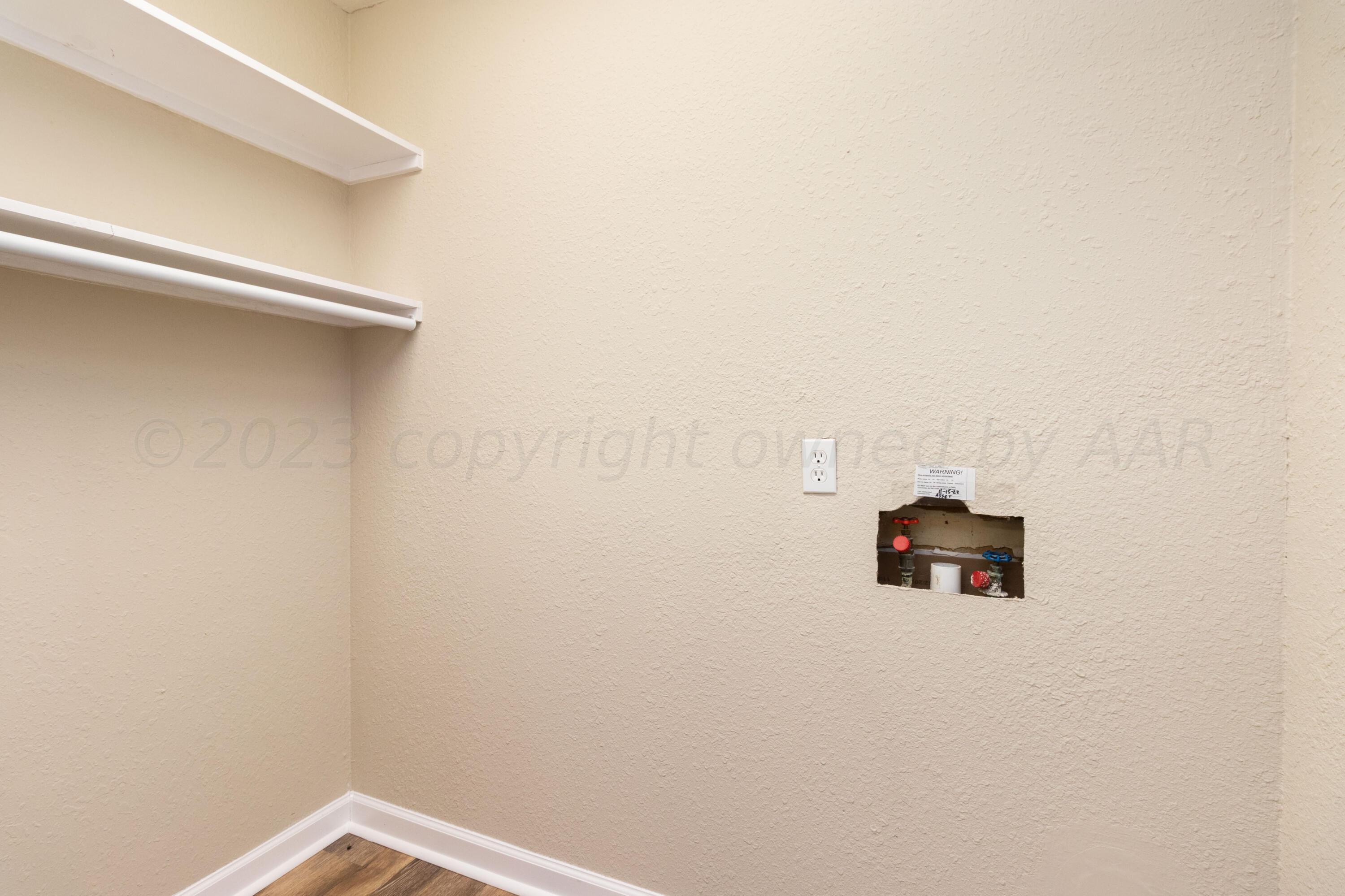 1612 Heather Street Amarillo, TX 79107 - Photo 8 of 31 utility room