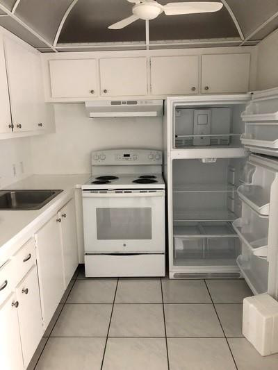 21 Brighton A, Unit A Boca Raton, FL 33434 - Photo 5 of 32 kitchen with newer appliances