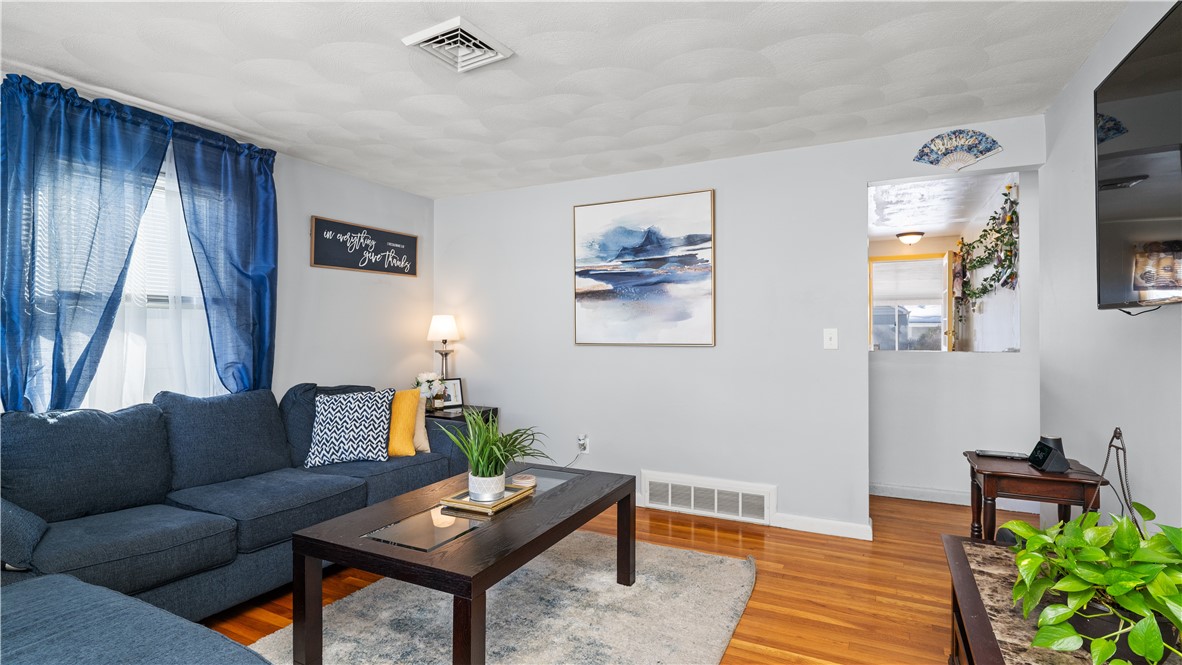 33 Dover Street Pawtucket, RI 02860 - Photo 5 of 35