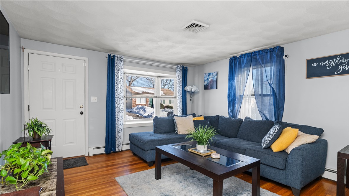 33 Dover Street Pawtucket, RI 02860 - Photo 6 of 35