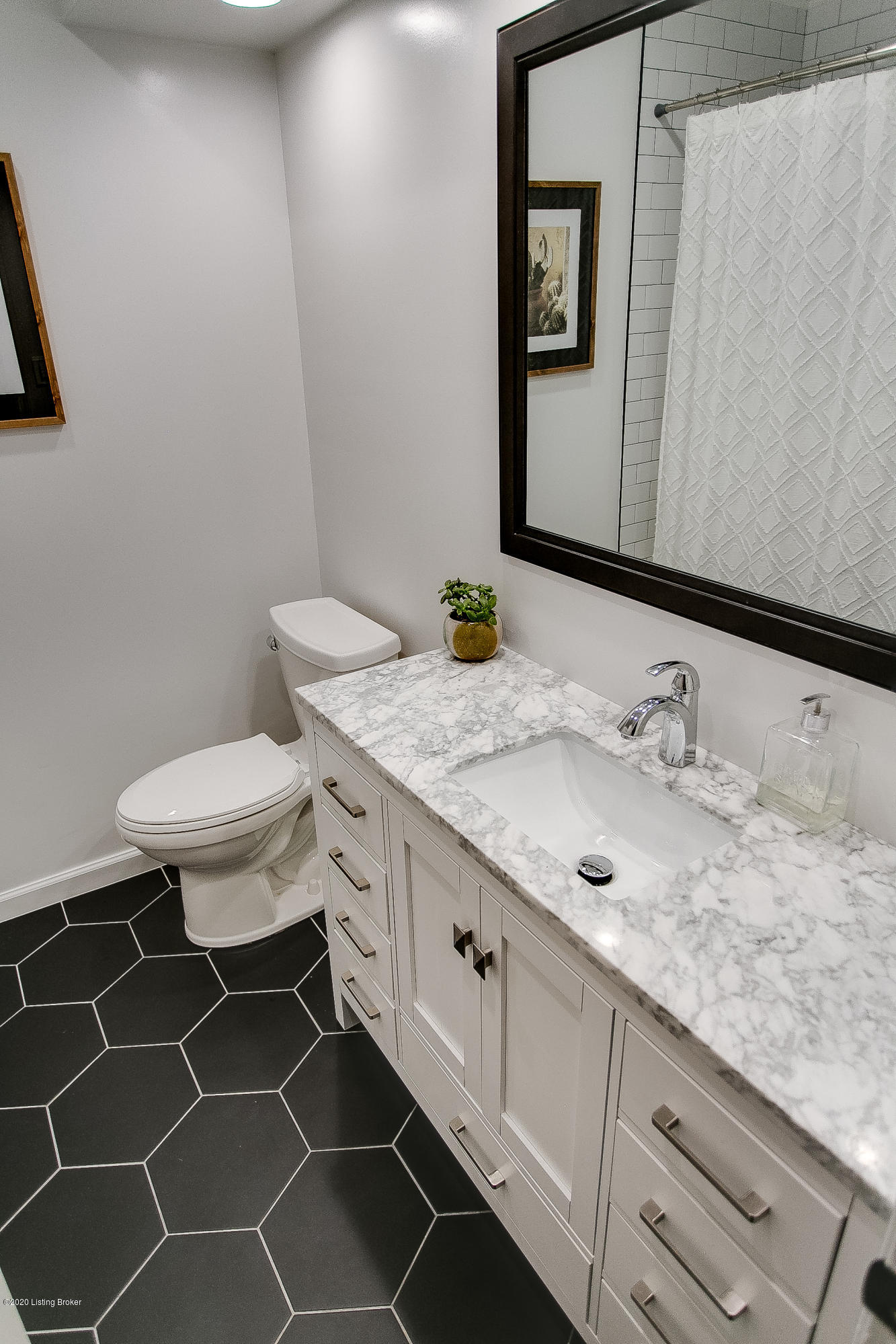 3402 Flinthaven Road Louisville, KY 40241 - Photo 22 of 56 3402 Flinthaven Rd interiors-26