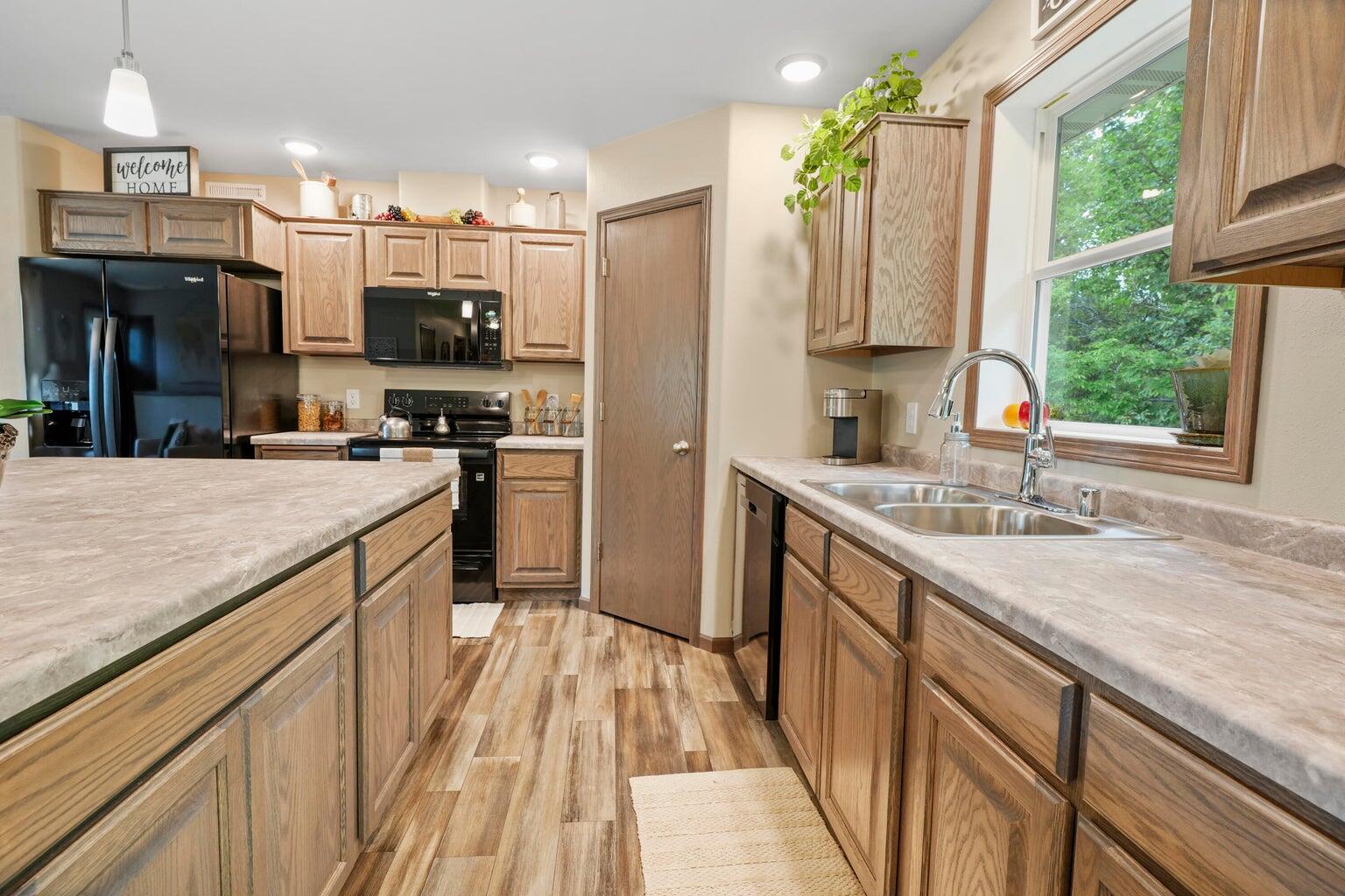 1284 Bluff Road Whitewater, WI 53190 - Photo 6 of 17 Solid Oak Cabinets