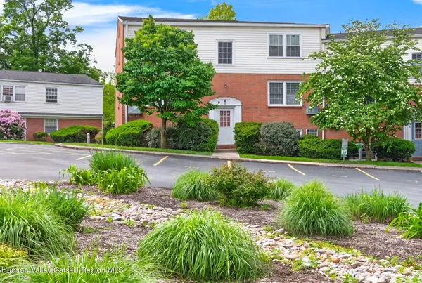 $239,000 | 9 Huguenot Street, Unit 4, New Paltz, NY 12561