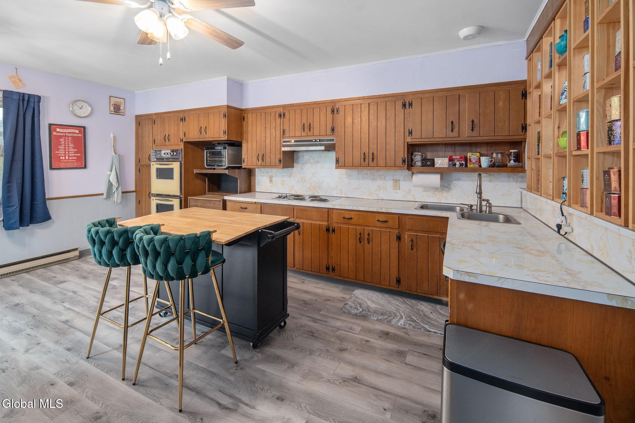 1356 Lexington Avenue Schenectady, NY 12309 - Photo 11 of 41 11