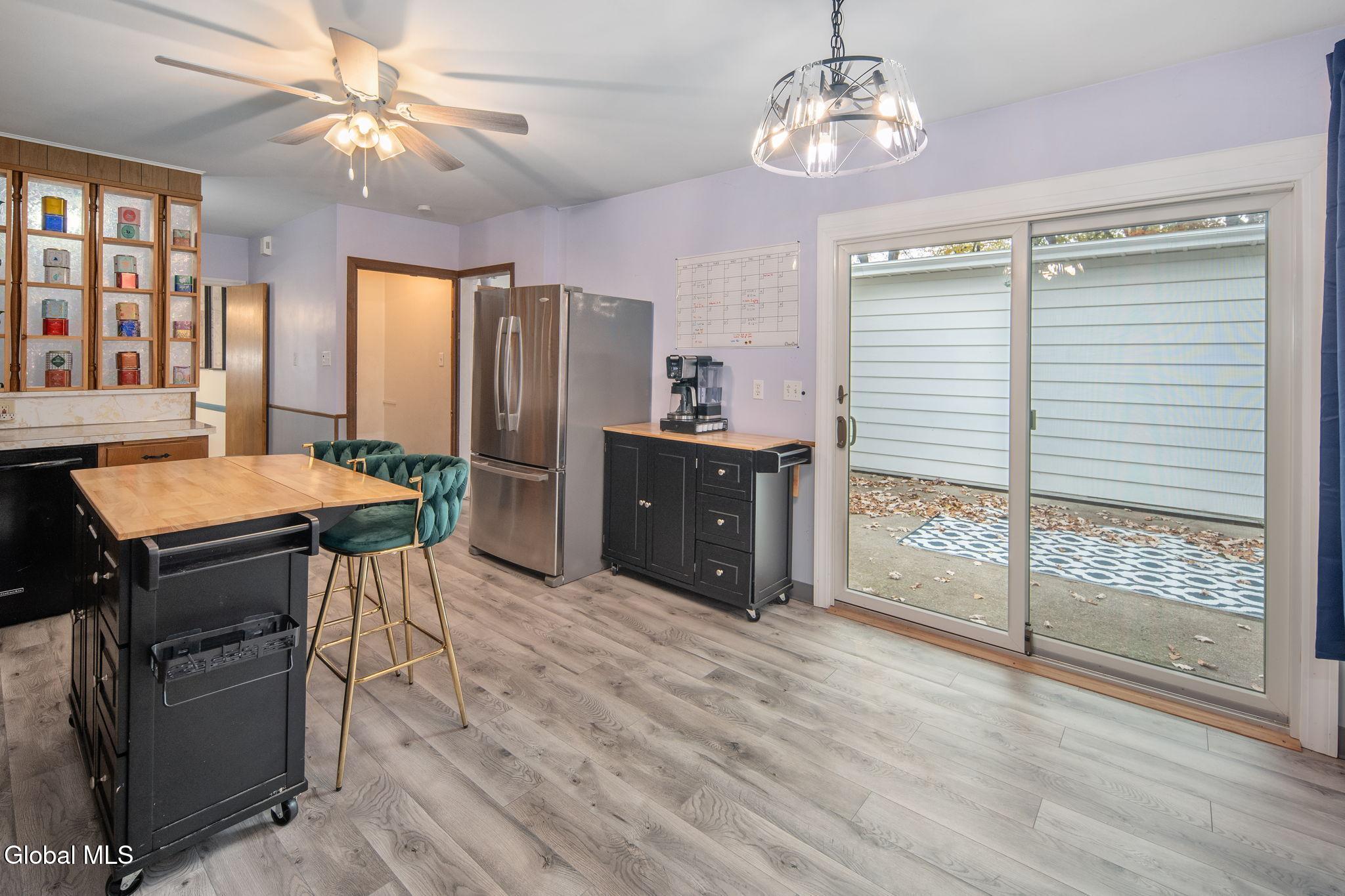 1356 Lexington Avenue Schenectady, NY 12309 - Photo 14 of 41 14