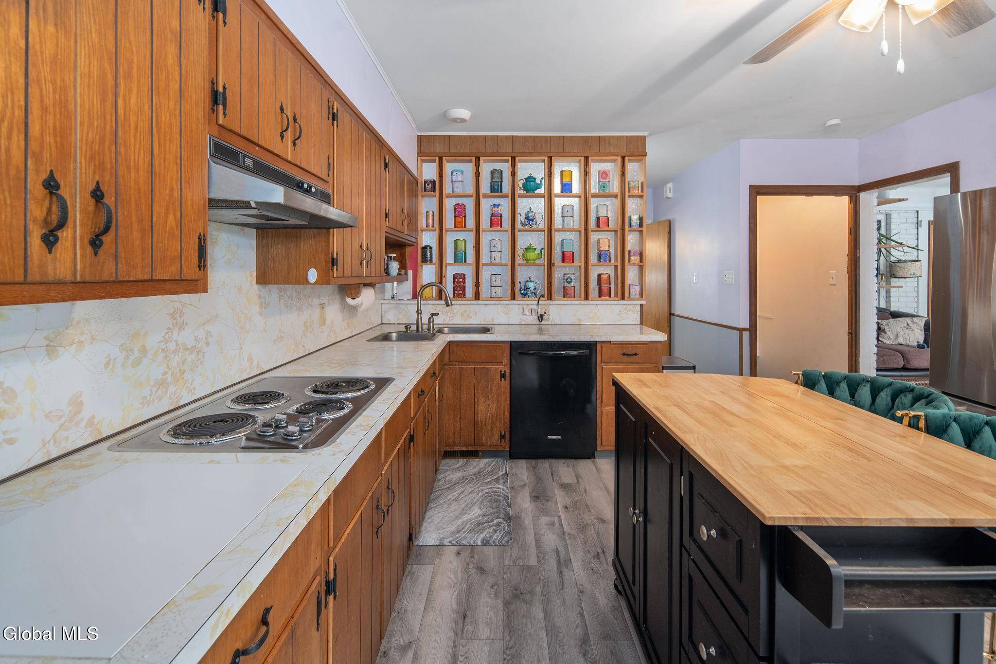 1356 Lexington Avenue Schenectady, NY 12309 - Photo 15 of 41 15