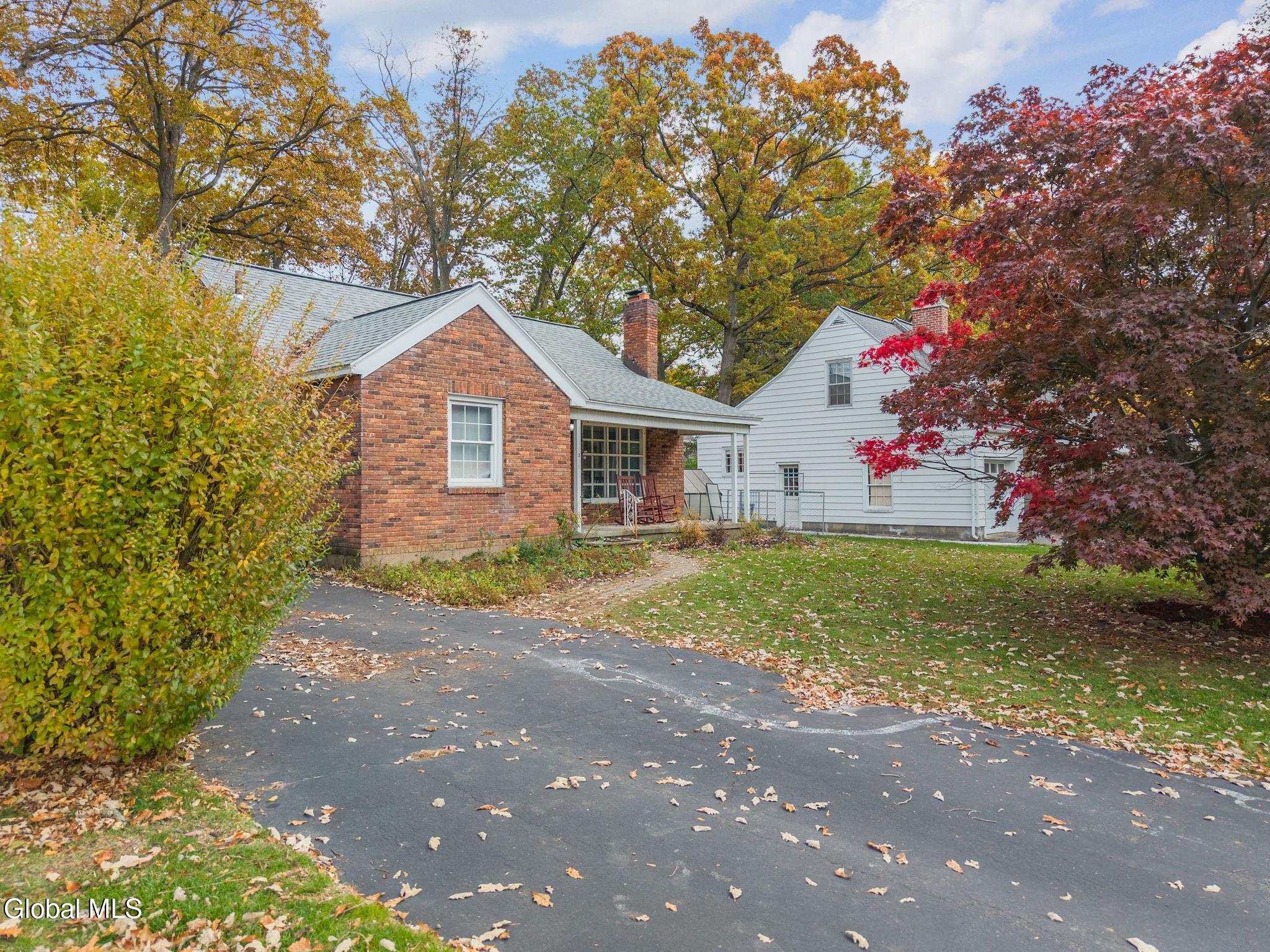 1356 Lexington Avenue Schenectady, NY 12309 - Photo 2 of 41 2