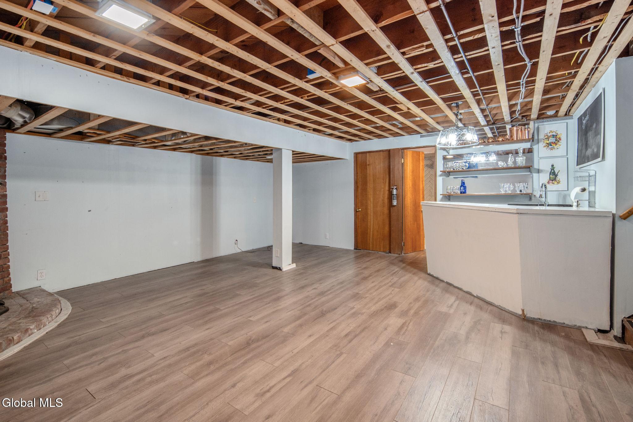 1356 Lexington Avenue Schenectady, NY 12309 - Photo 31 of 41 31