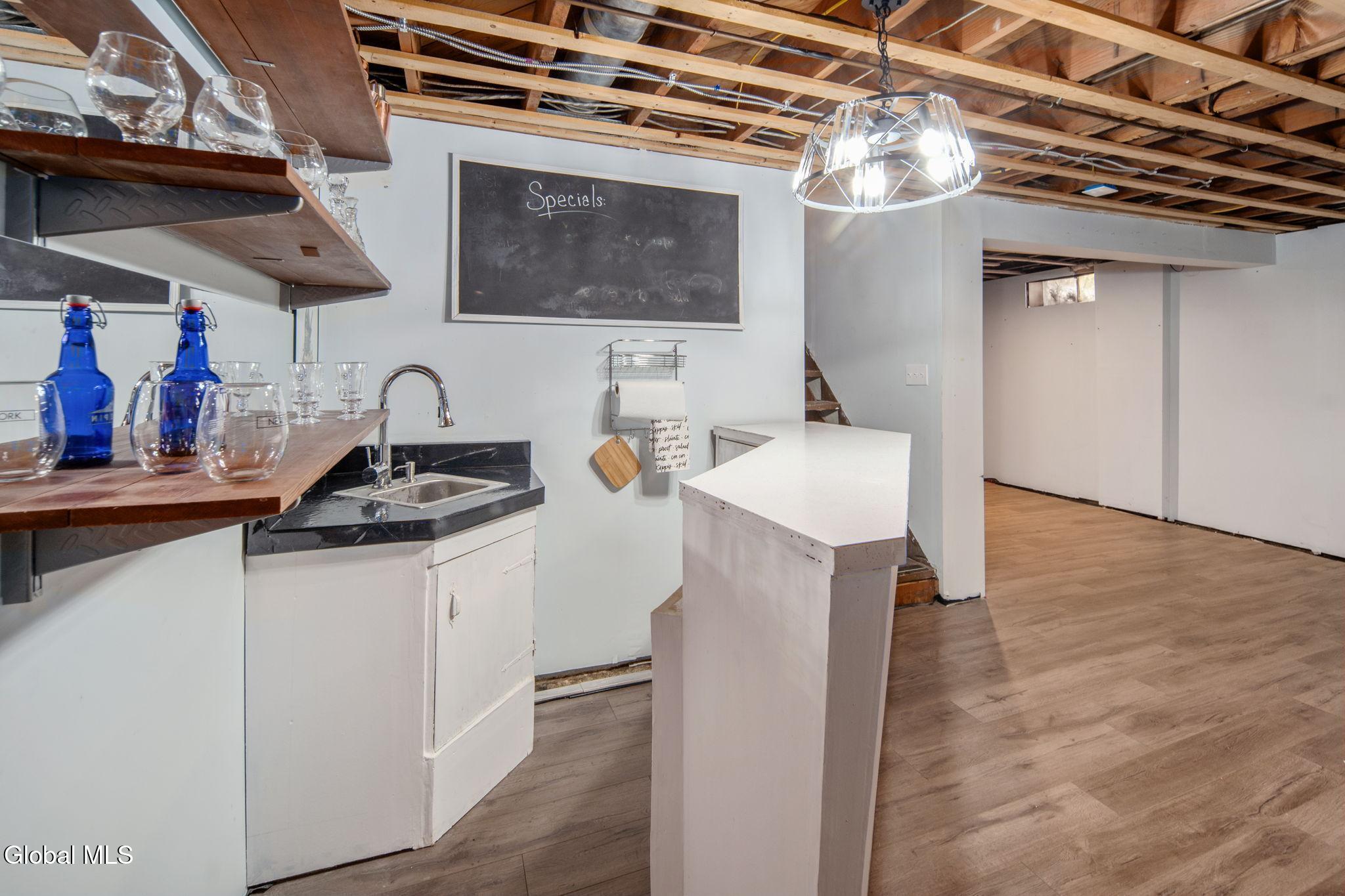 1356 Lexington Avenue Schenectady, NY 12309 - Photo 32 of 41 32