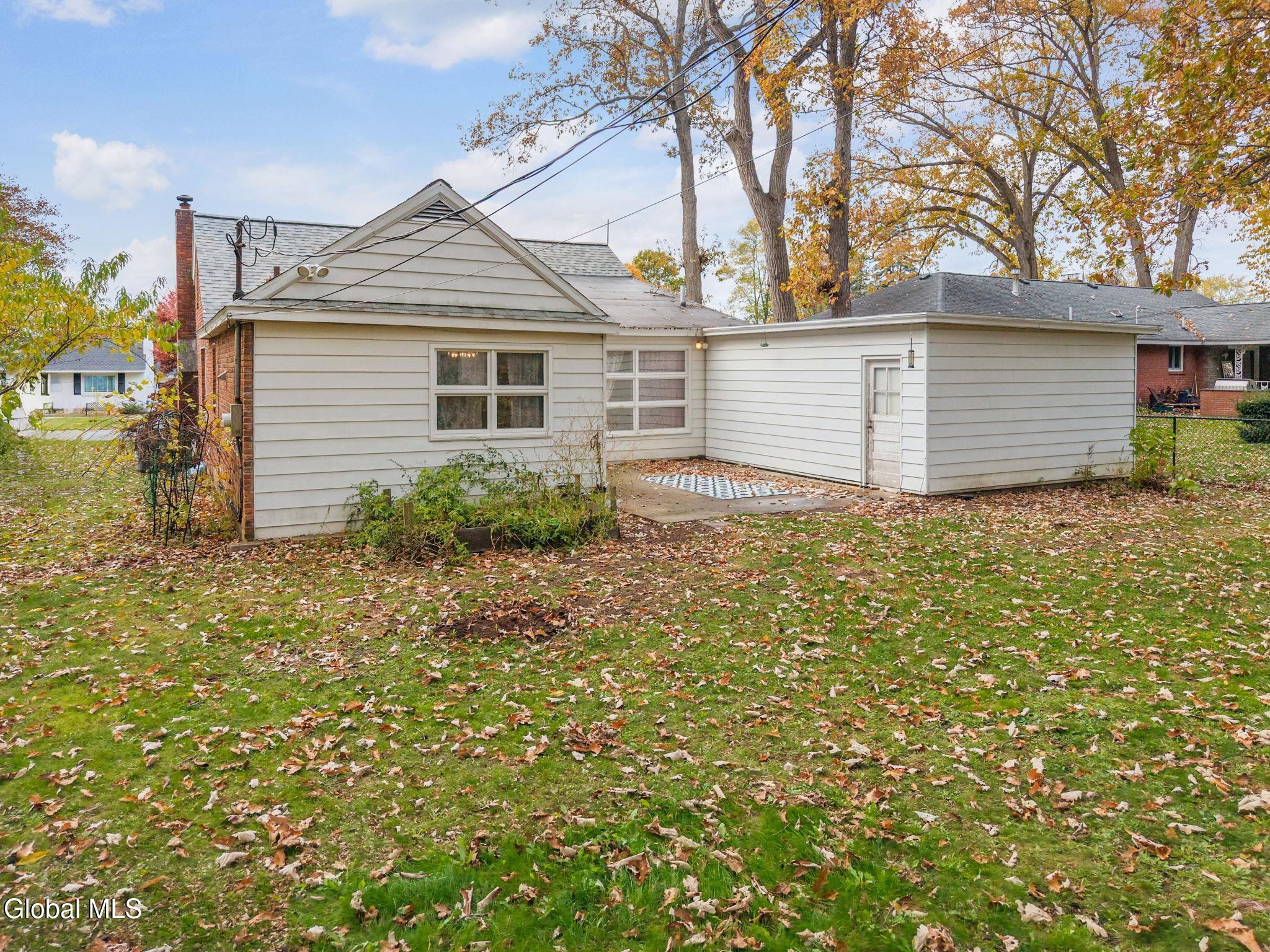 1356 Lexington Avenue Schenectady, NY 12309 - Photo 38 of 41 38