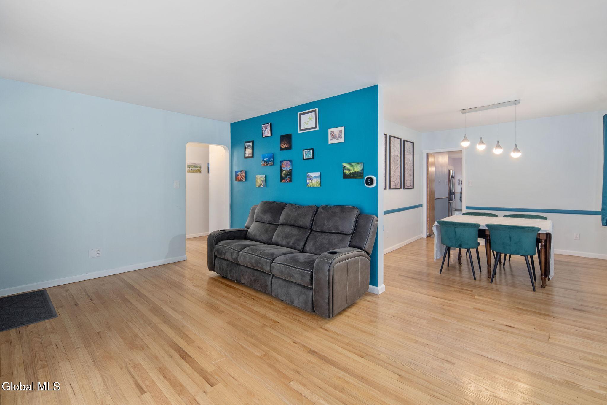 1356 Lexington Avenue Schenectady, NY 12309 - Photo 6 of 41 6