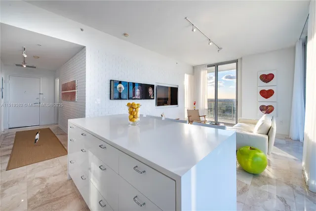 $850,000 | 3470 East Coast Avenue, Unit H2504, Miami, FL 33137